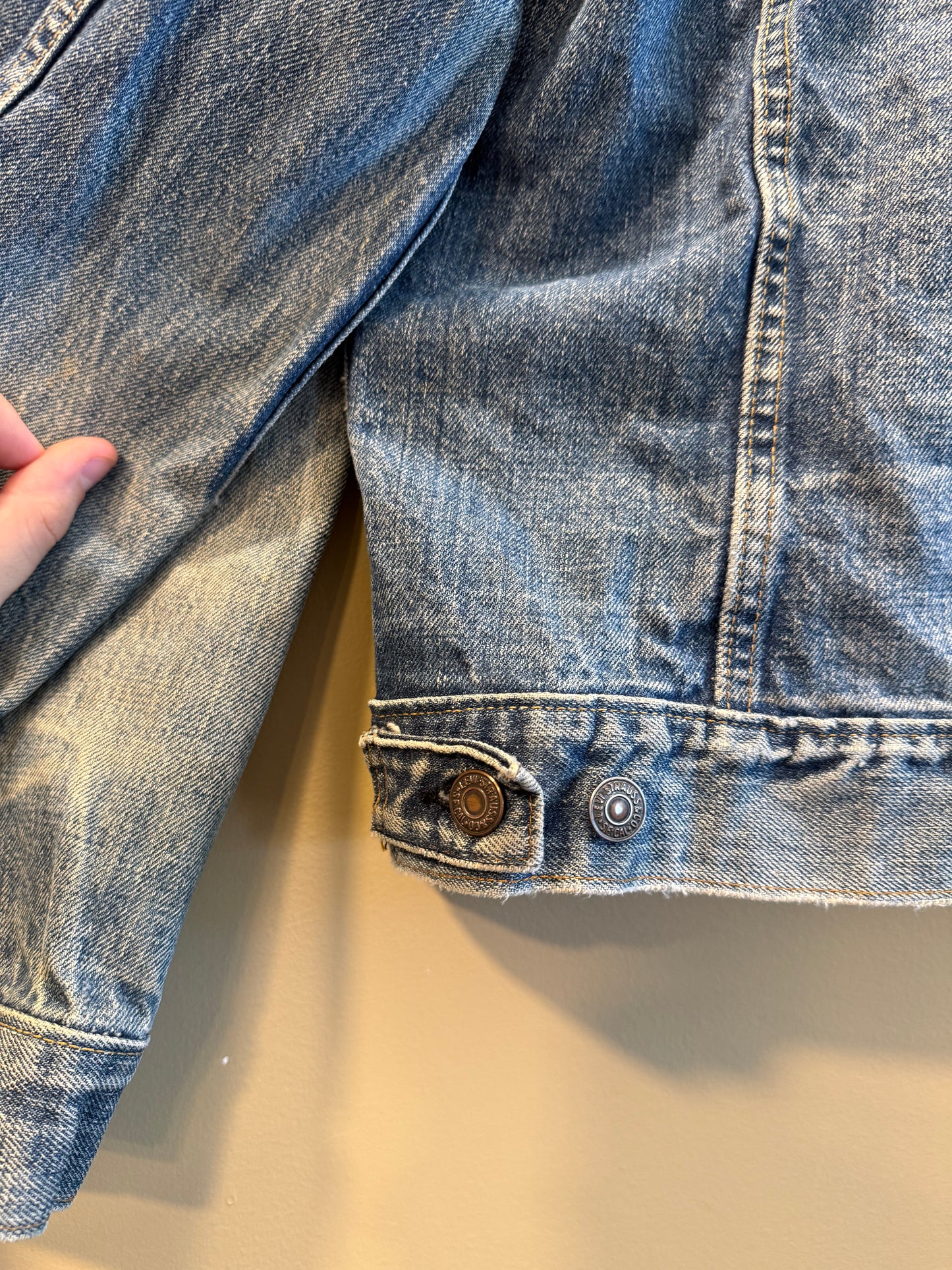 Vintage Levi’s Trucker Style Sun Faded Denim Jacket- S