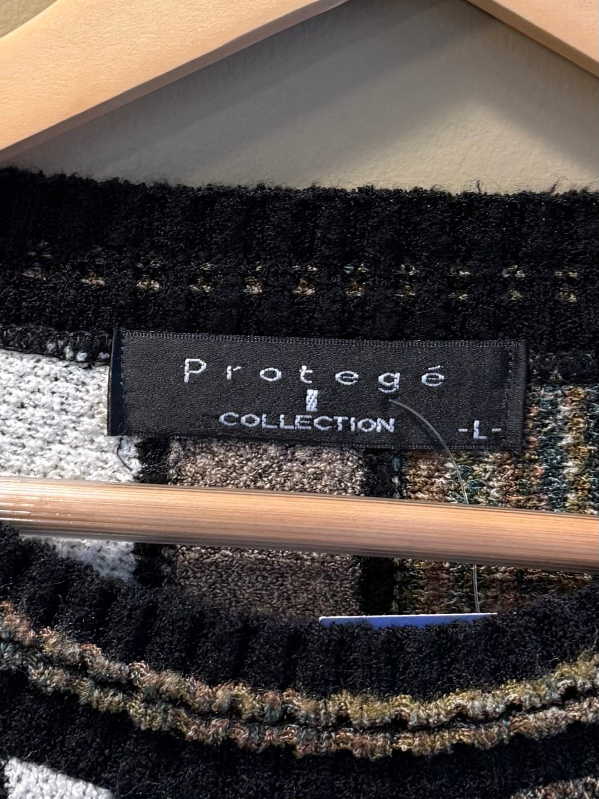 Vintage Protege 3D Knit Textured Sweater- L/XL