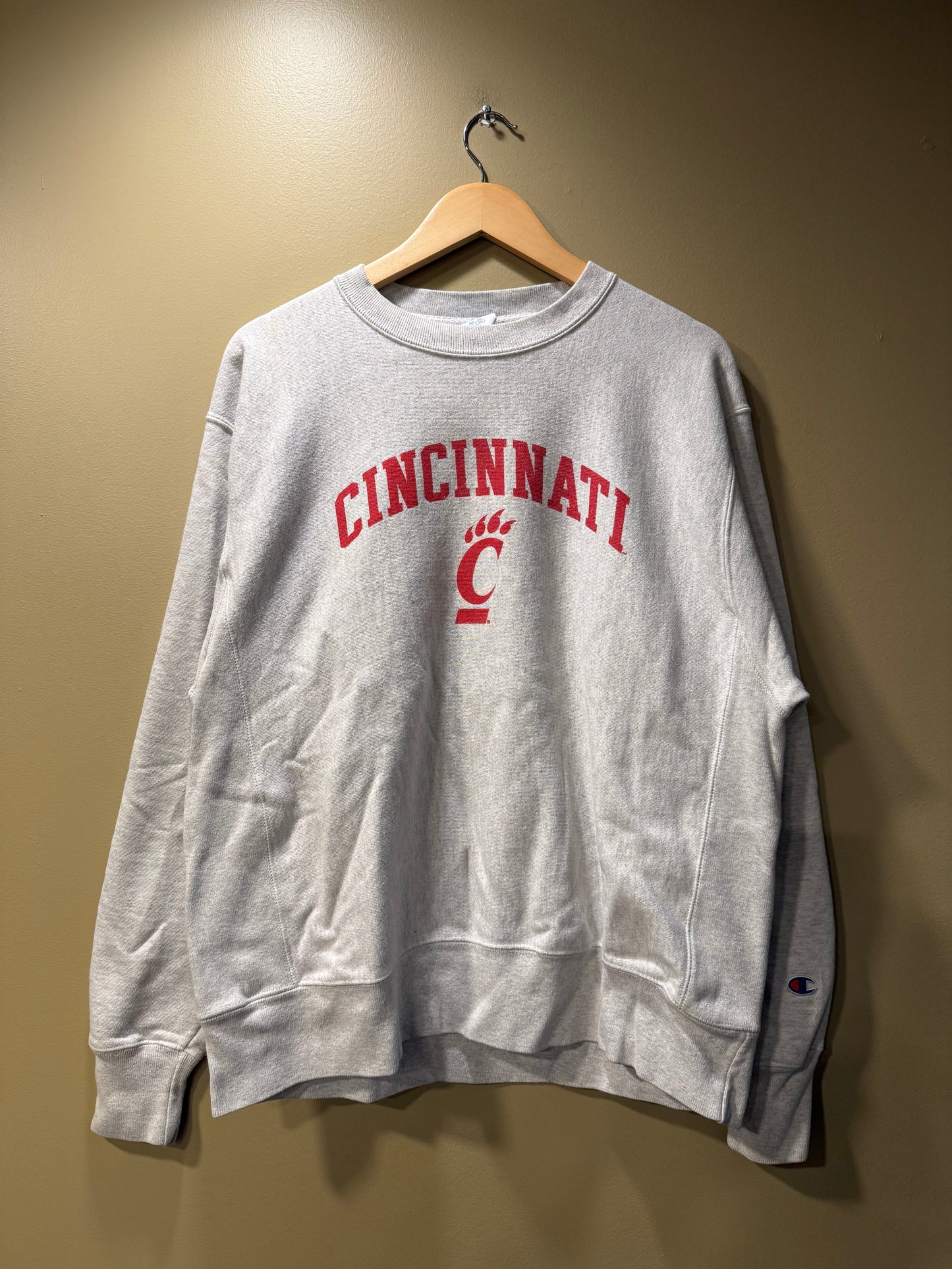 Champion Reverse Weave University of Cincinnati Bearcats Crewneck Sweatshirt- L