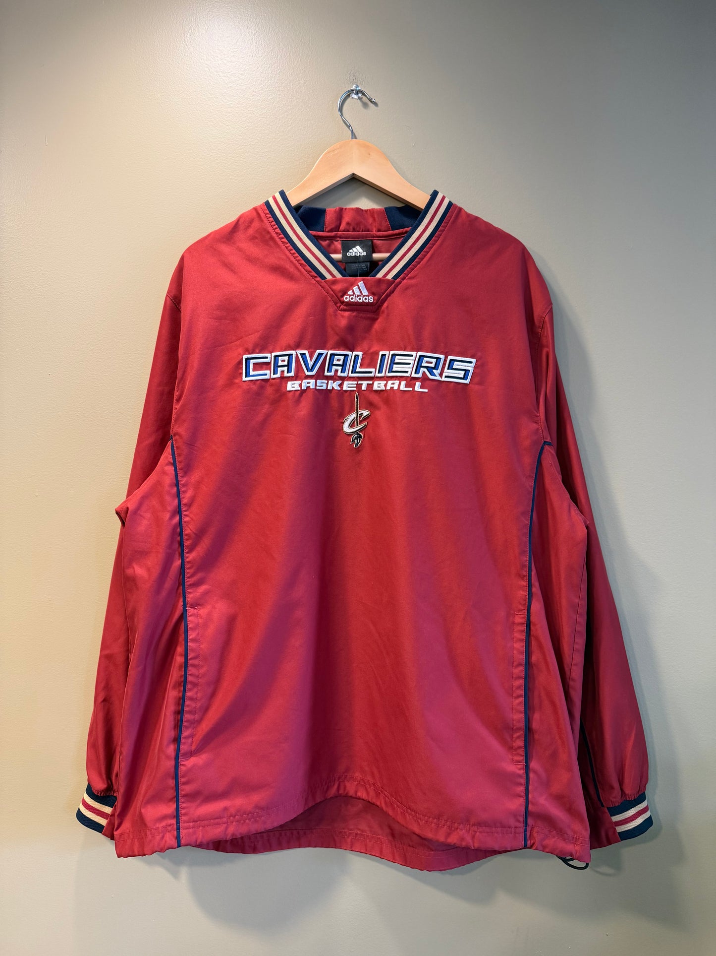 Vintage Adidas Cleveland Cavaliers NBA Red Crewneck Windbreaker- XL