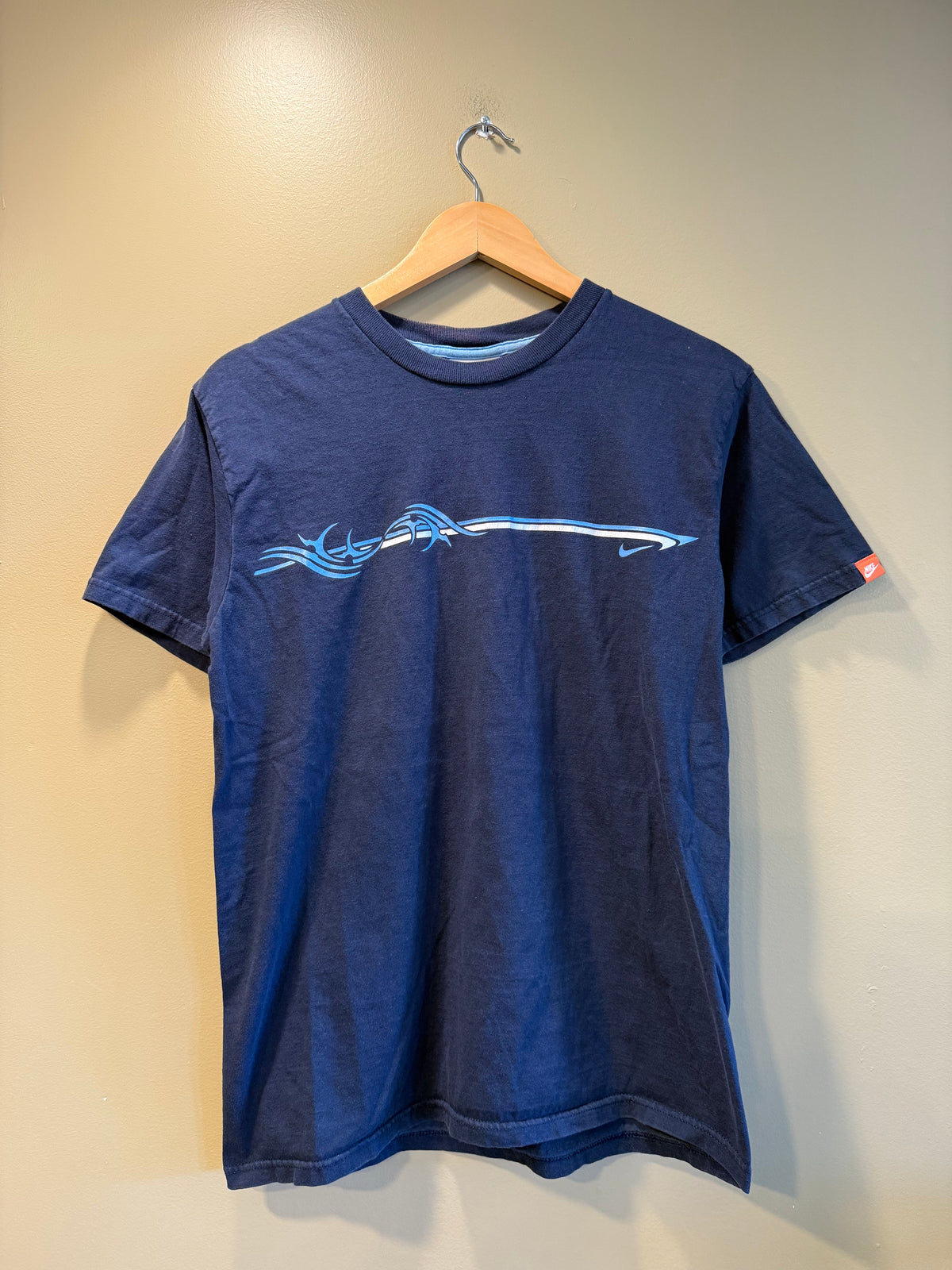 Vintage Nike Y2K Tribal Graphic Navy Blue T-Shirt- M