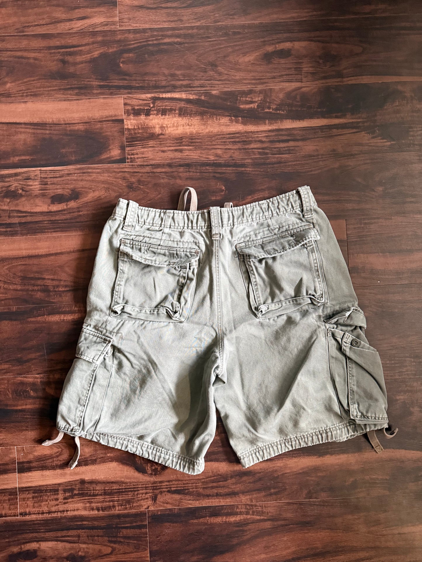 Vintage Y2K Aeropostale Baggy Cargo Shorts- 36