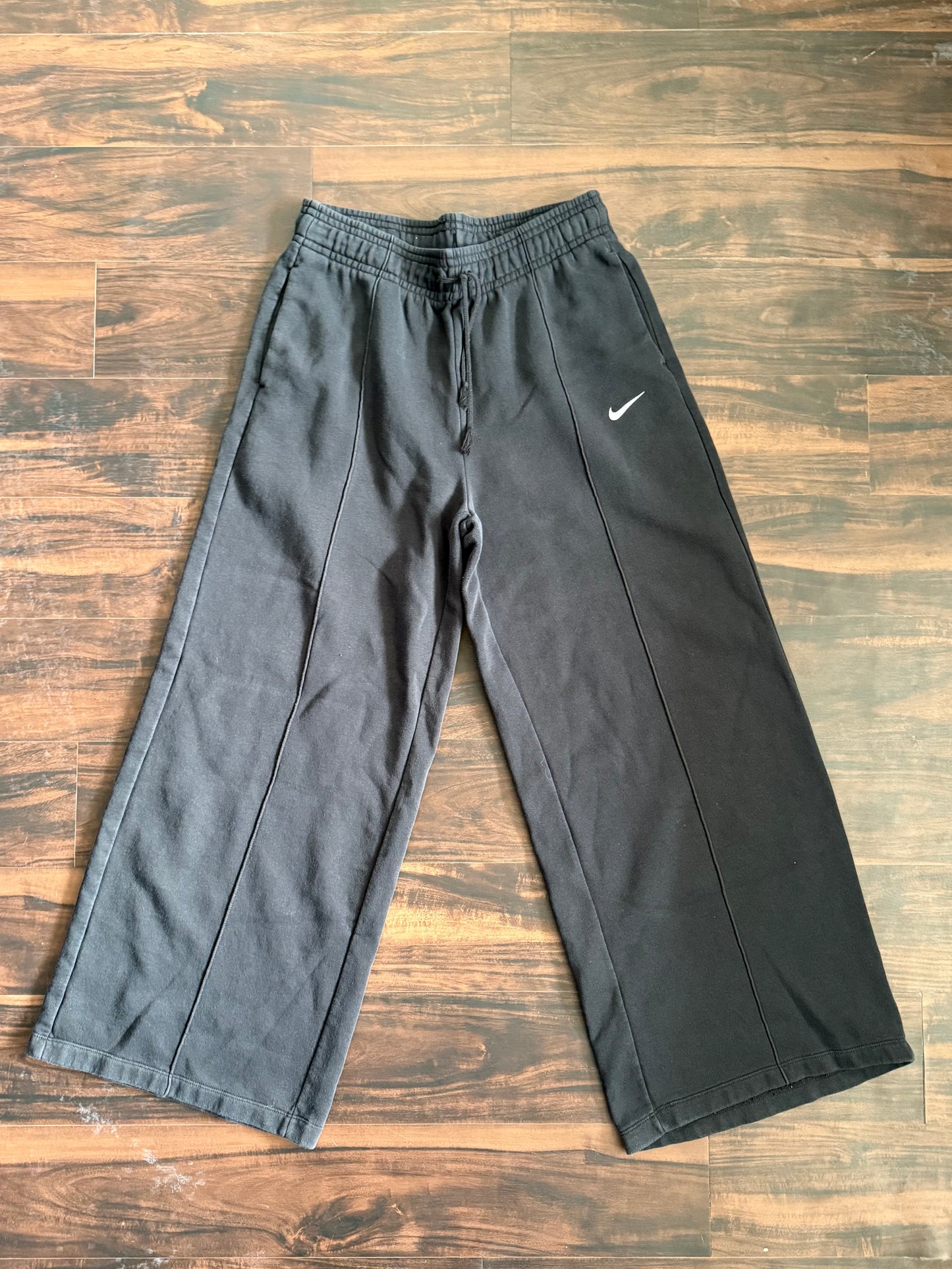 Nike Wide Leg Pleated Black Sweat Pants- L