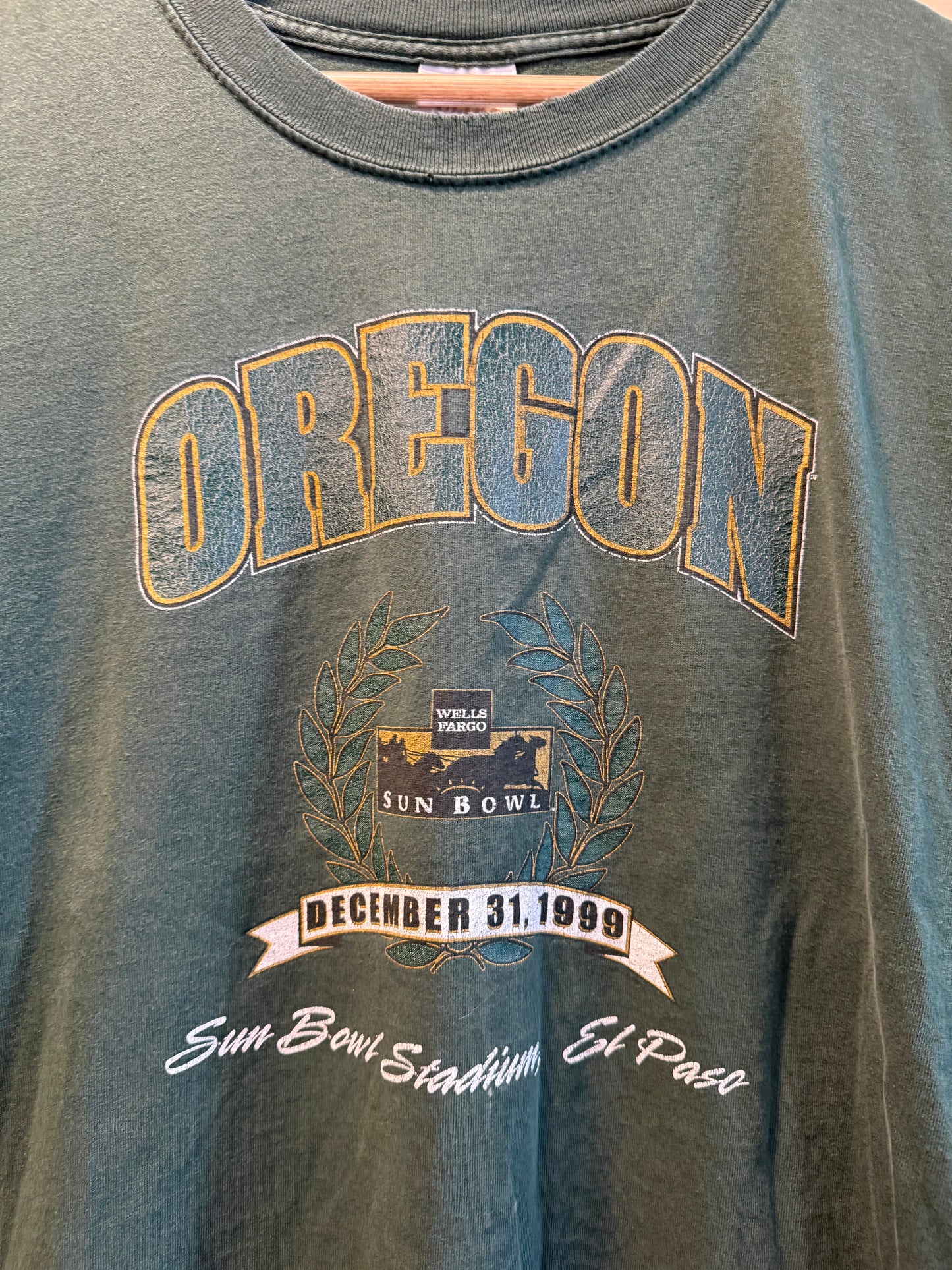Vintage University of Oregon Ducks Sun Bowl Green T-Shirt- XL