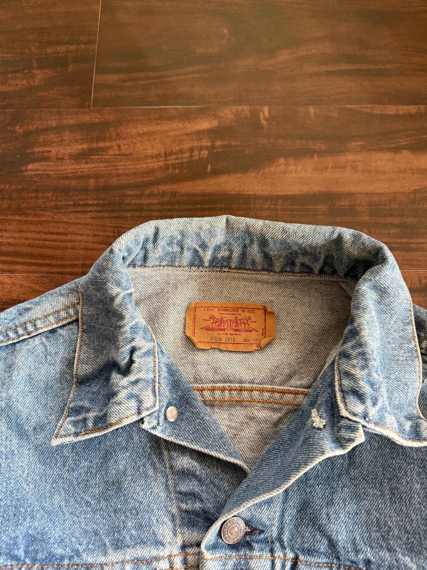 Vintage Levi’s Light Wash Denim Trucker Jacket- S