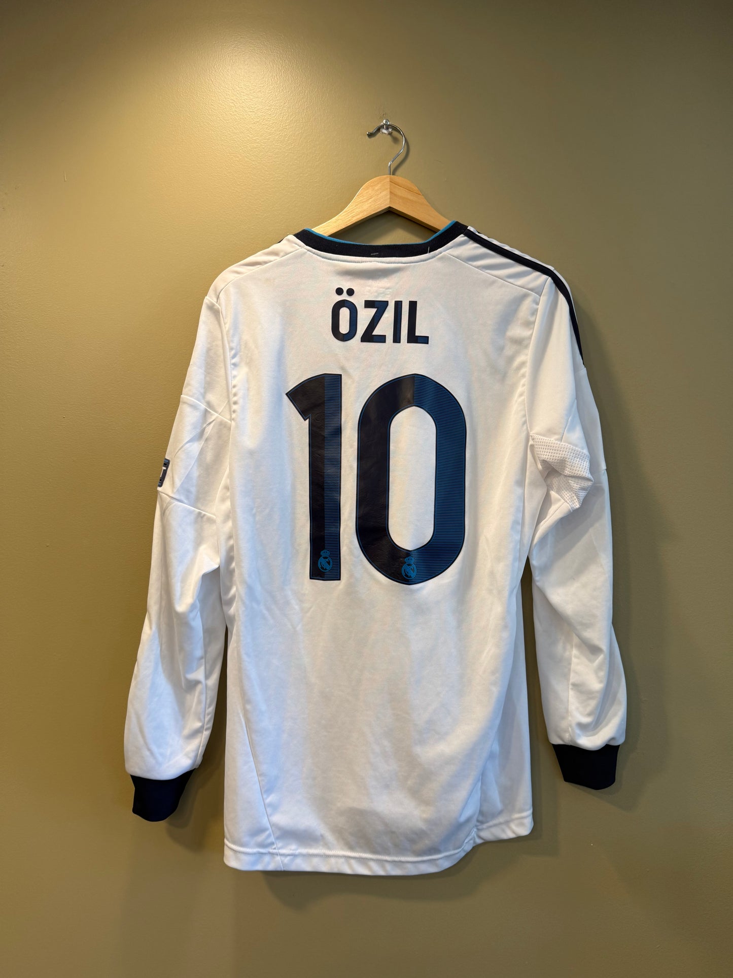 Vintage Real Madrid Mesut Özil Long Sleeve Soccer Jersey- M