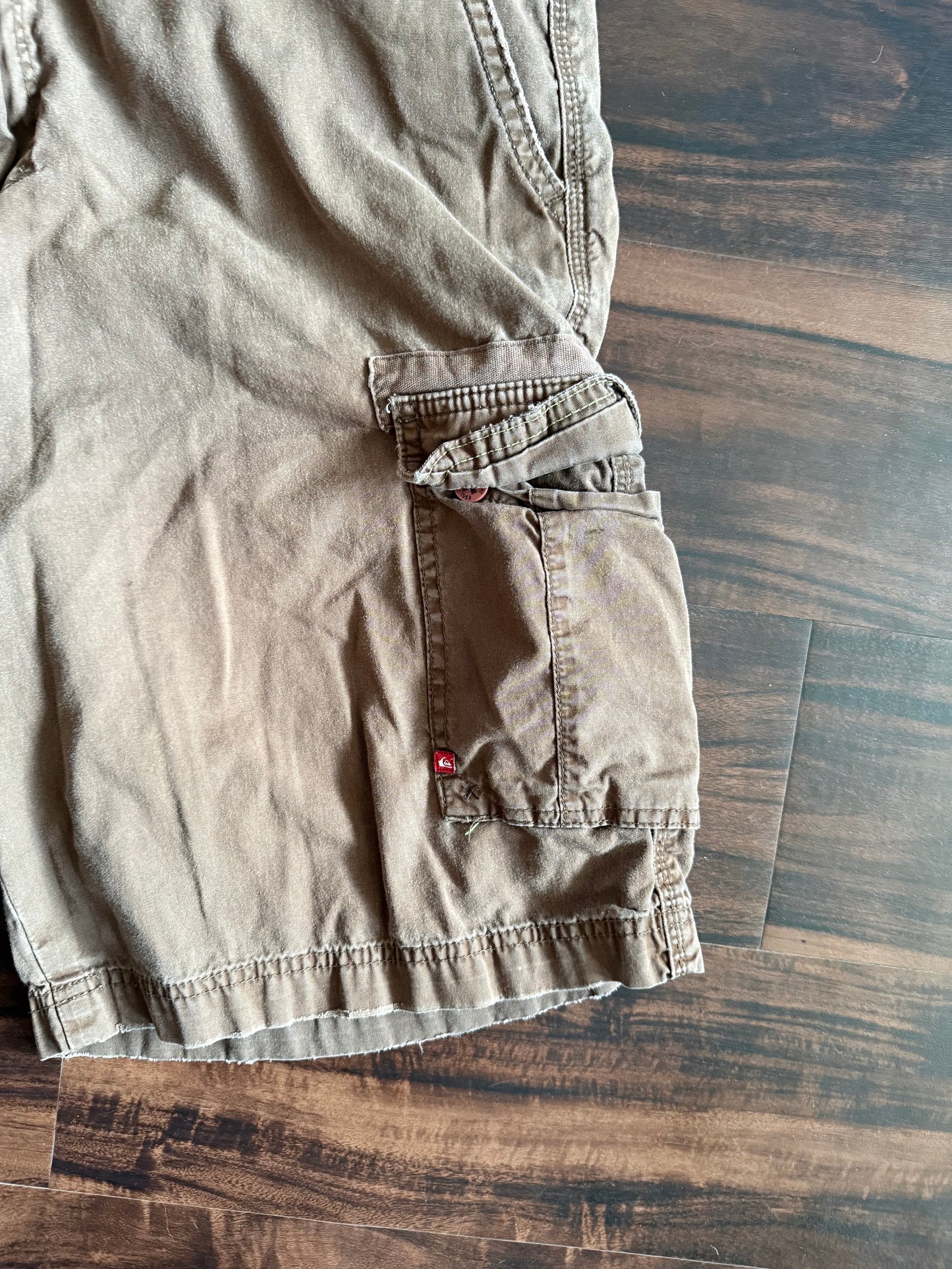 Vintage Quiksilver Brown Baggy Surfwear Cargo Shorts- 34