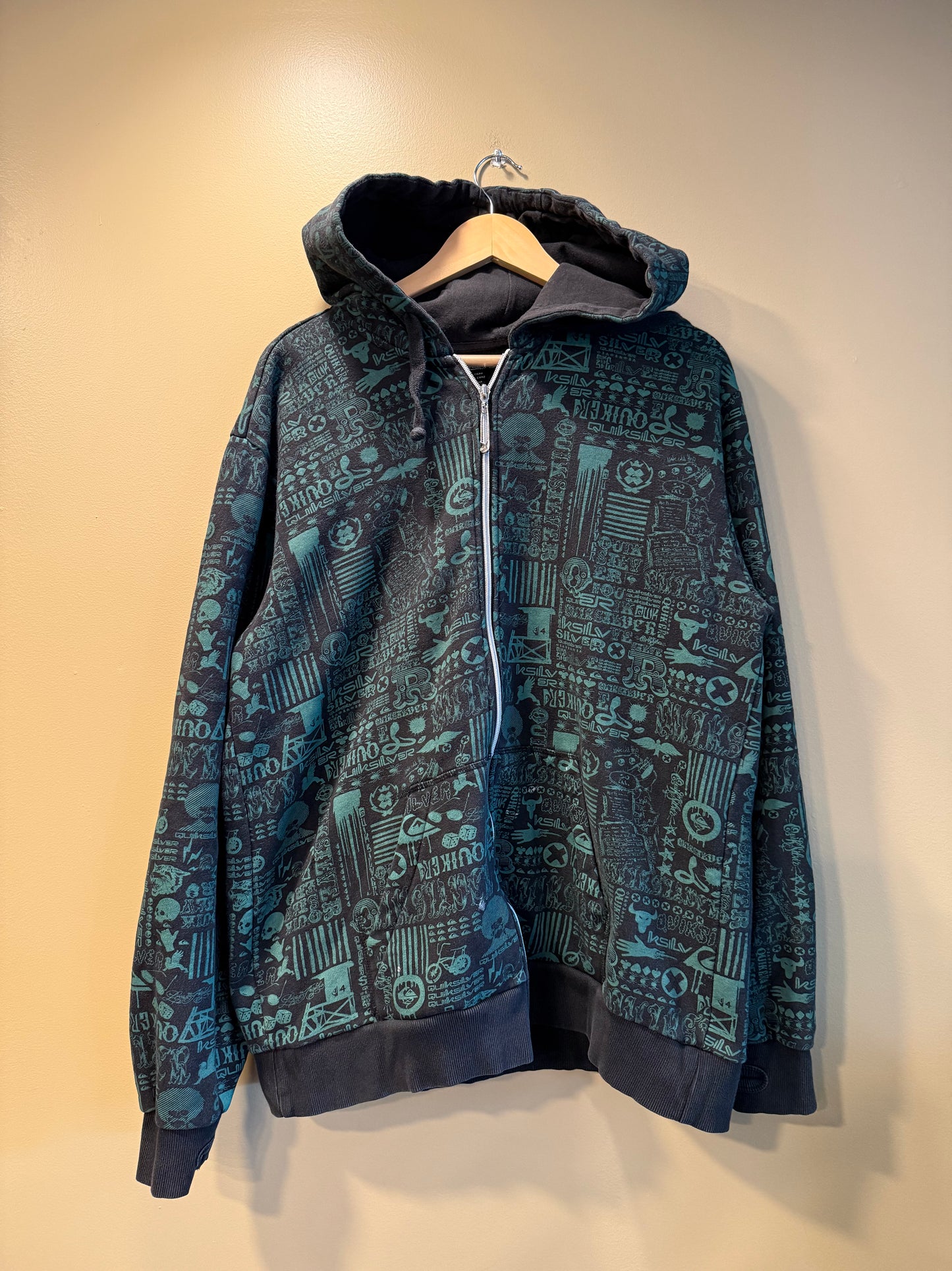 Vintage Quiksilver All Over Print Zip-Up Hoodie Sweatshirt- L