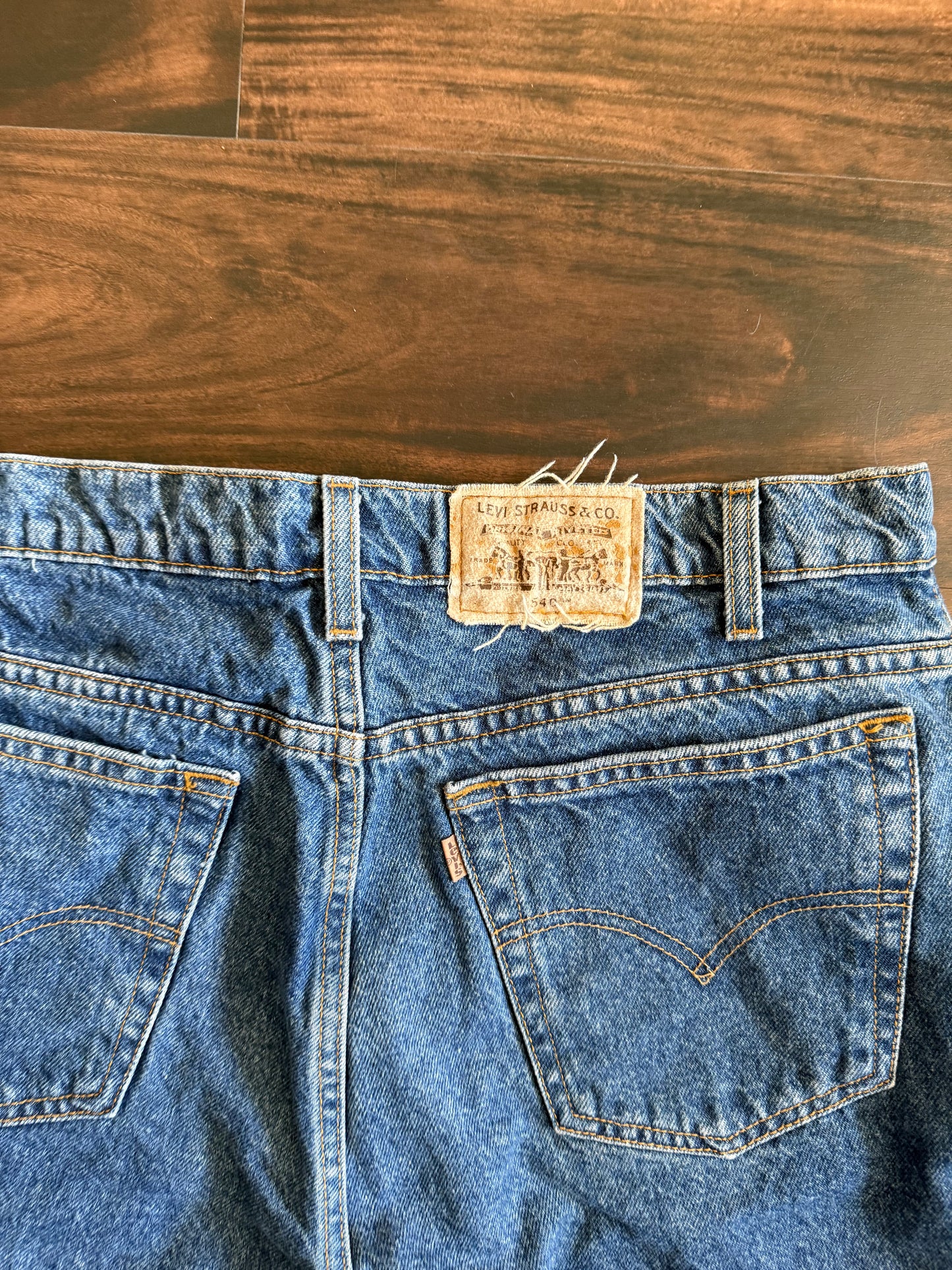 Vintage Levi’s 540 Dark Wash Denim Jean Shorts- 33