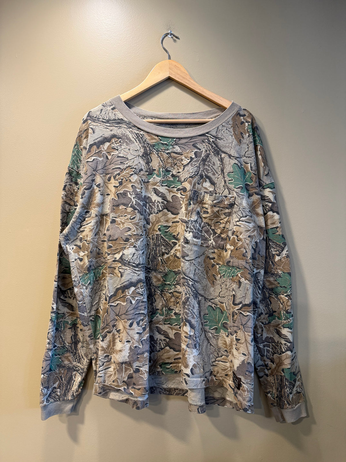 Vintage Walls Advantage Tree Camo Long-Sleeve Pocket T-Shirt- XXL