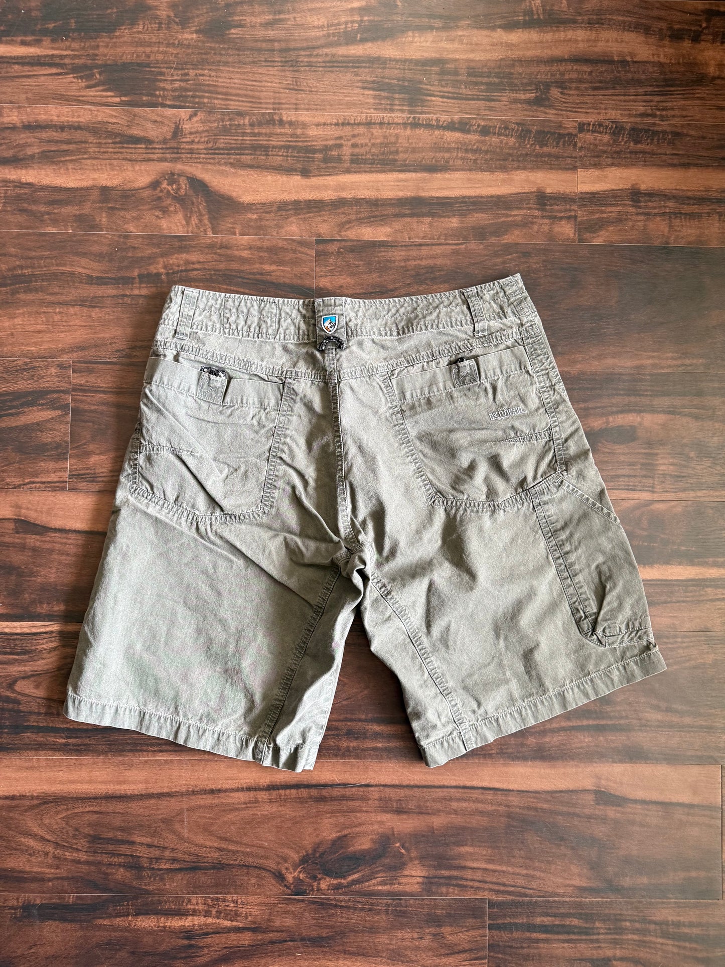 Vintage Kuhl Dark Green Outdoorsy Shorts- 33