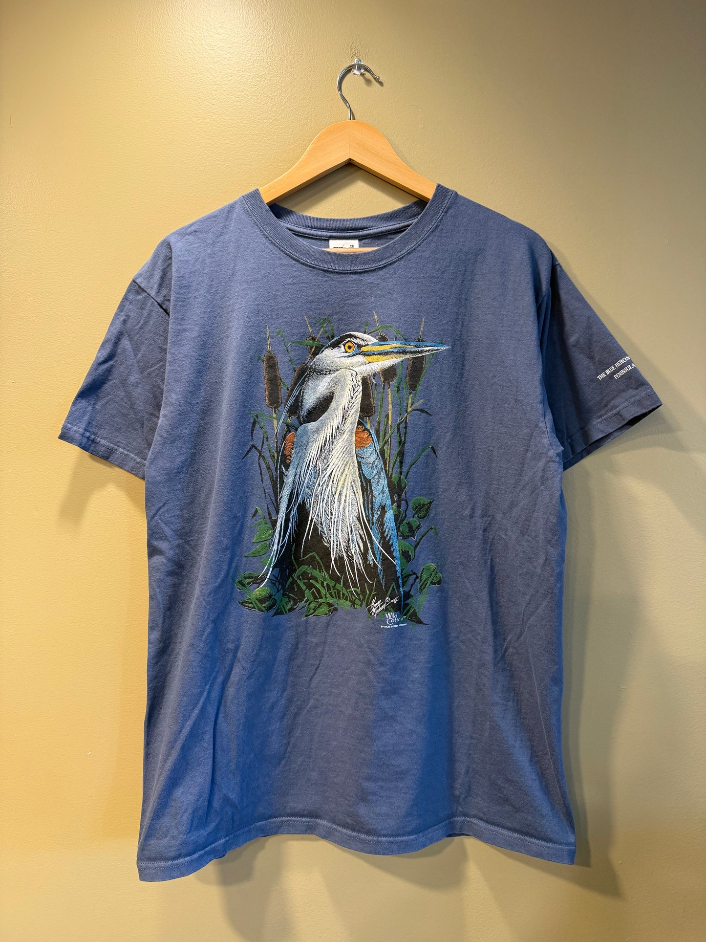 Vintage Blue Heron Bookstore Nature T-Shirt- L