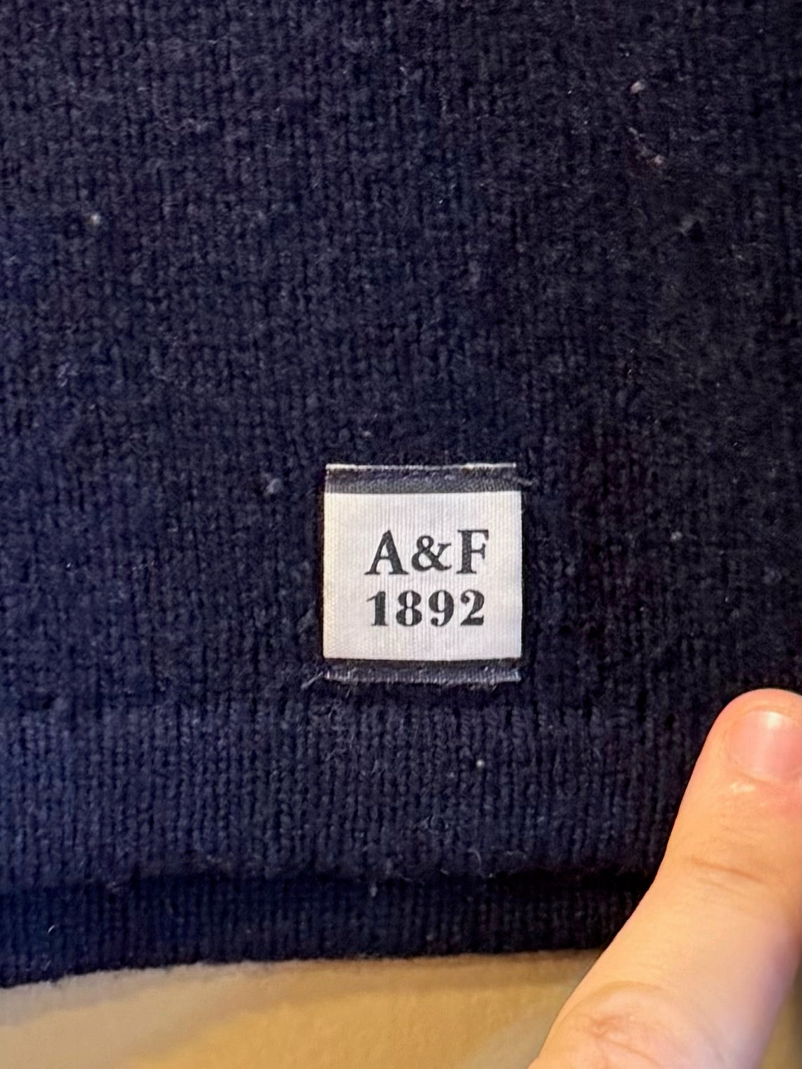 Vintage Y2K Abercrombie & Fitch Navy and Gray Women’s V-Neck Sweater - S