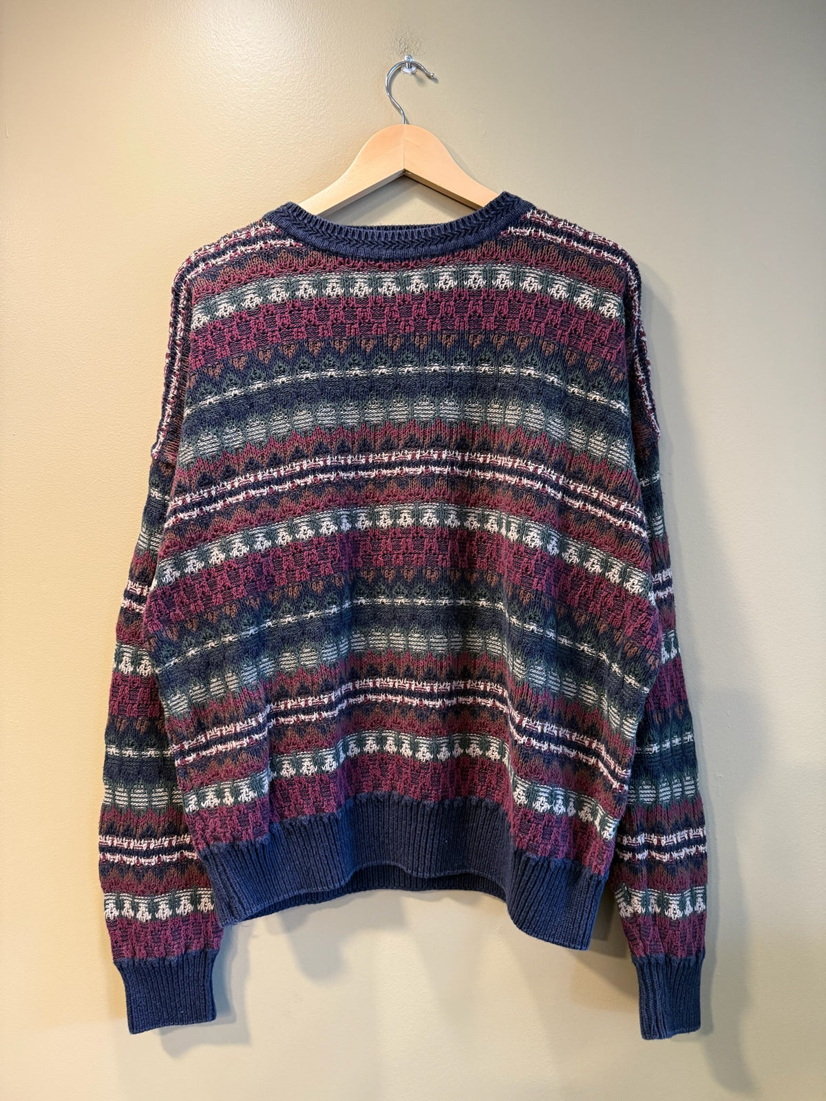 Vintage Stone Haven Navy and Burgundy Pattern Sweater - L
