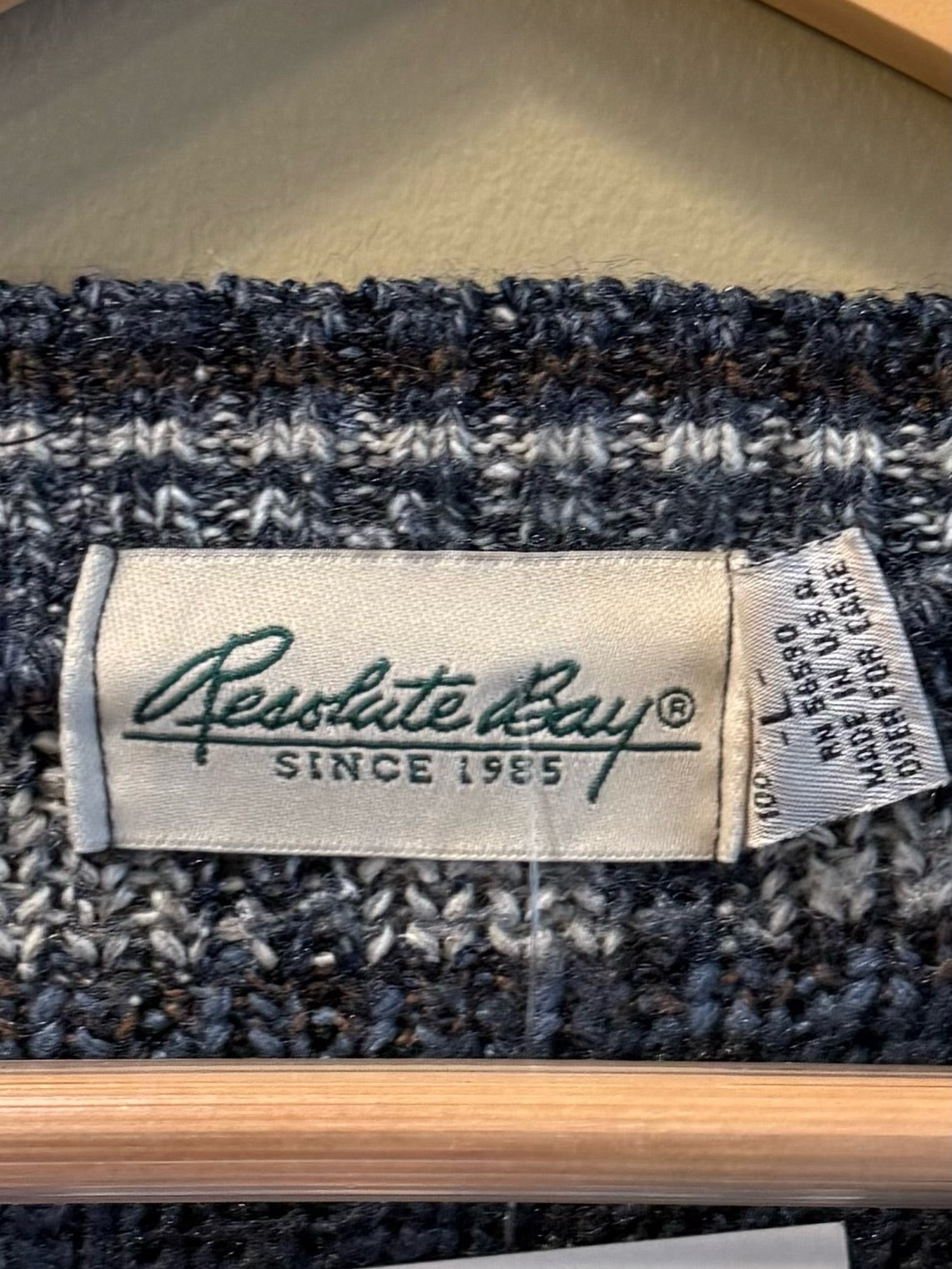 Vintage Resolute Bay Triangle Pattern Sweater - L