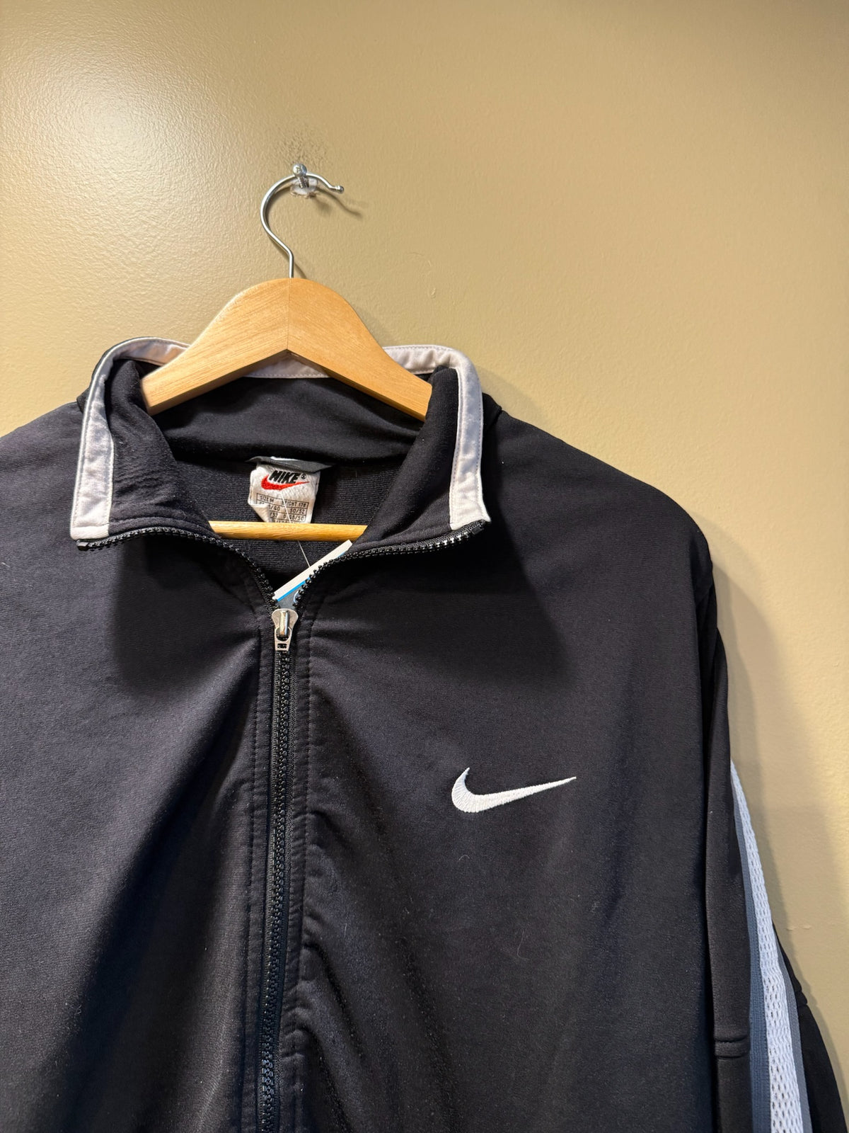 Vintage Nike Black Athletic Logo Zip Jacket - M