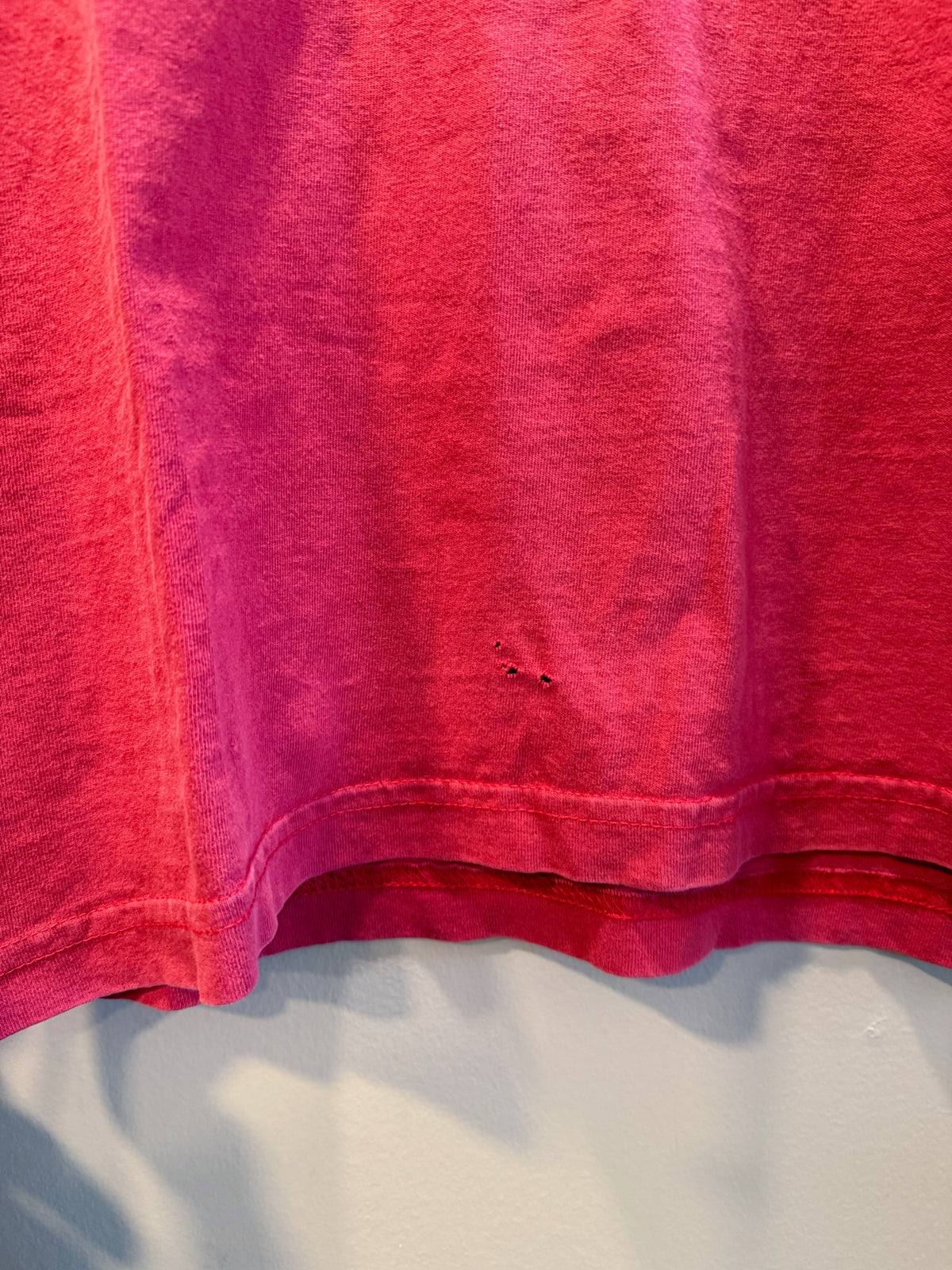 Vintage Levi Strauss Signature Red Poker Distressed T-Shirt - L