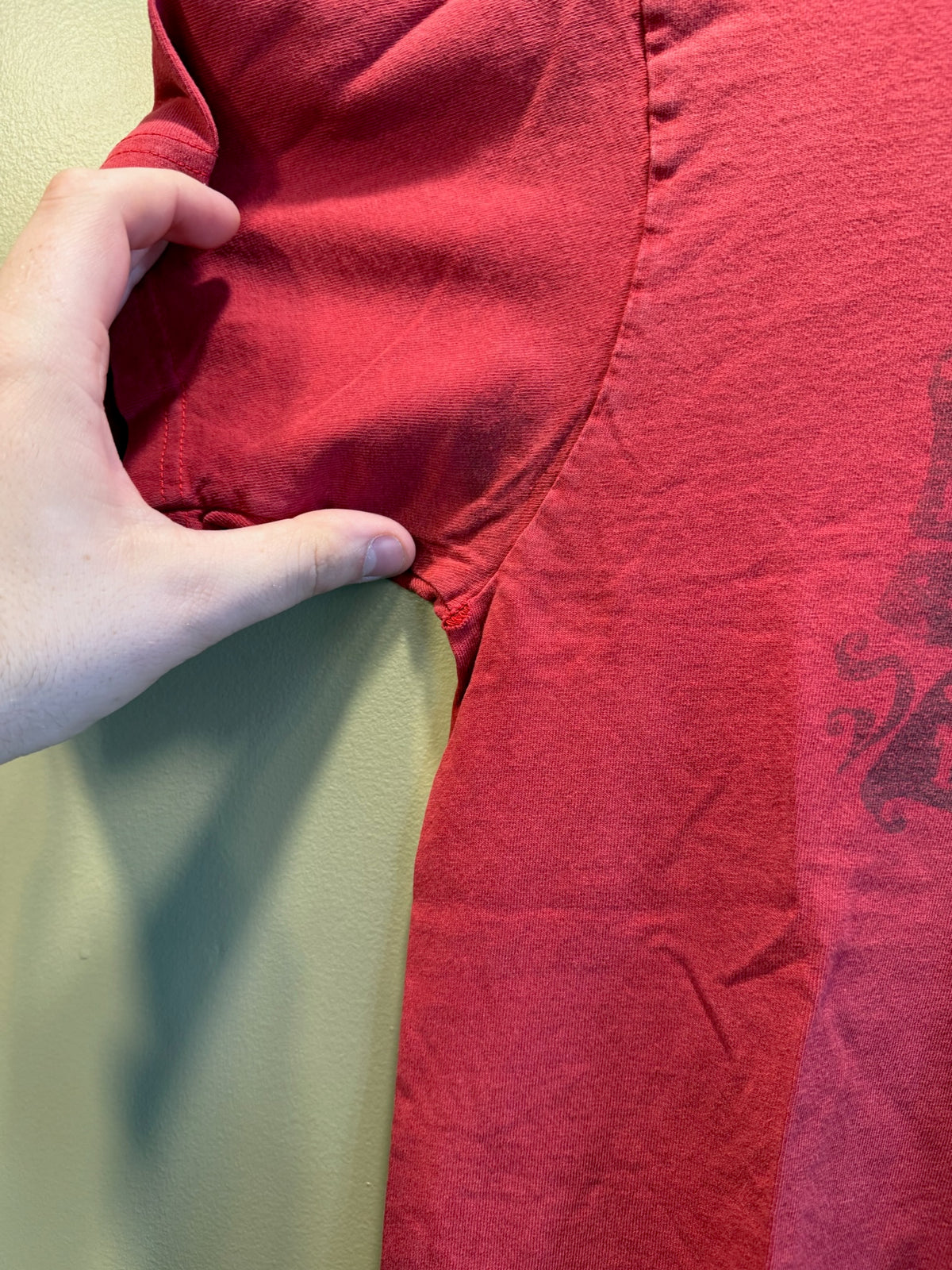 Vintage Levi Strauss Signature Red Poker Distressed T-Shirt - L