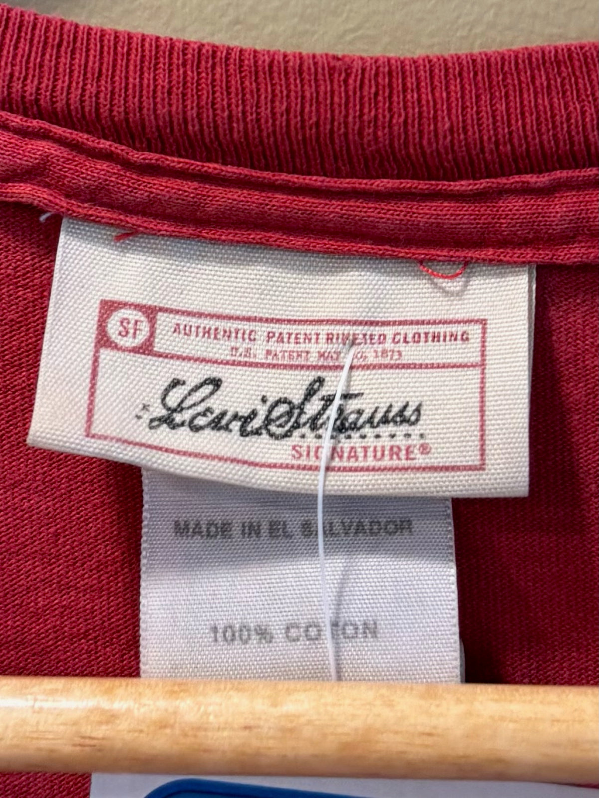 Vintage Levi Strauss Signature Red Poker Distressed T-Shirt - L