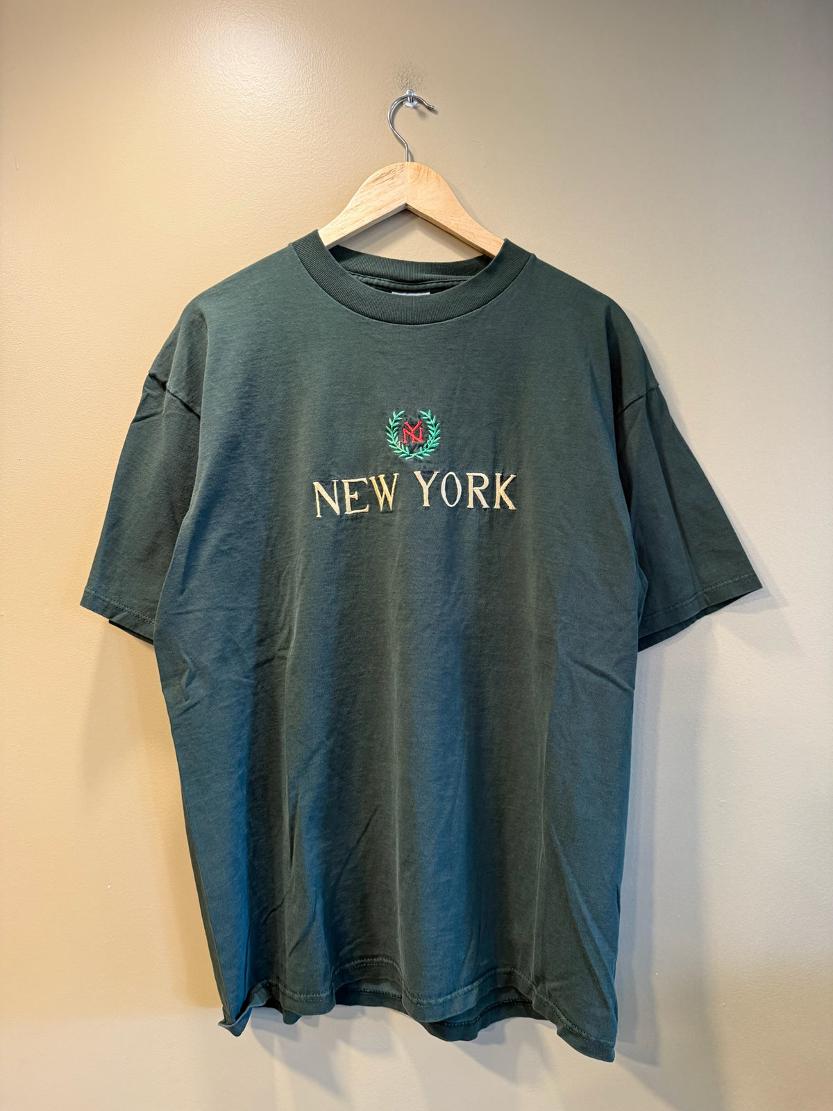 Vintage New York Gildan Heavyweight T-Shirt - XL